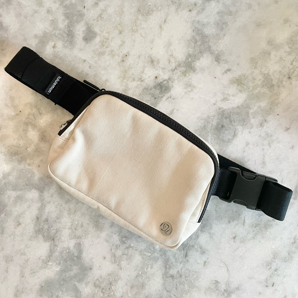 lululemon athletics everywhere belt bag 1L Cream Canvas and Black